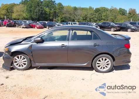 2010 Toyota Corolla S z USA, uszkodzony, nr VIN 2T1BU4EEXAC470133